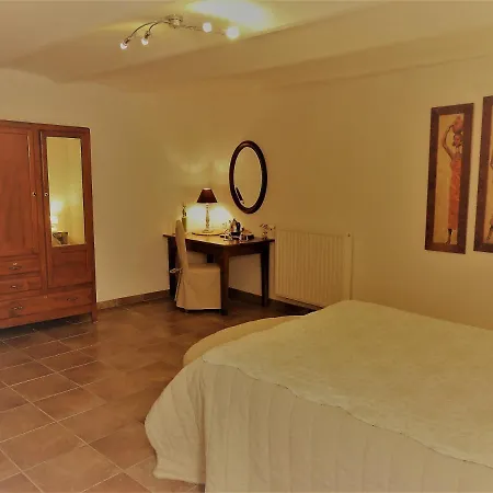 D'hotes La Dorgisane Bed & Breakfast 3*