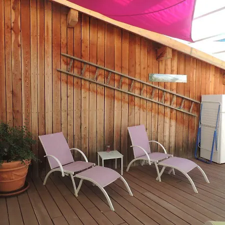 D'hotes La Dorgisane Bed and Breakfast