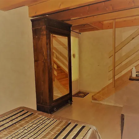 D'hotes La Dorgisane 住宿加早餐酒店 3*