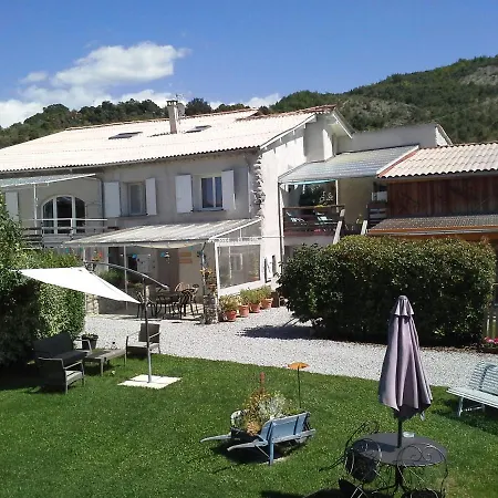 住宿加早餐酒店 D'hotes La Dorgisane Venterol (Alpes-de-Haute-Provence)