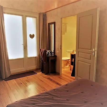 D'hotes La Dorgisane Bed & Breakfast