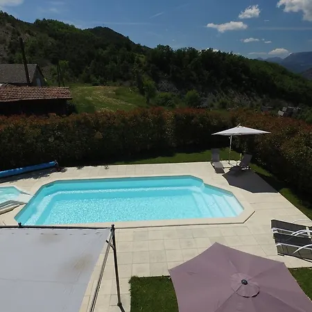 D'hotes La Dorgisane Bed & Breakfast 3*