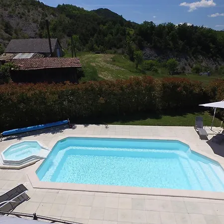 D'hotes La Dorgisane 3*